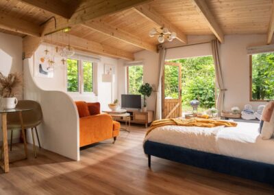 Luxury holiday chalet with hot tub in Dorset. Sleeps 2 guests | Downwood Holidays