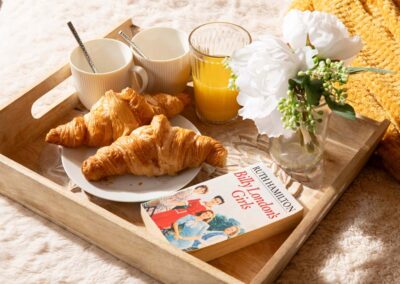 Luxury holiday chalet with hot tub in Dorset. Sleeps 2 guests | Downwood Holidays